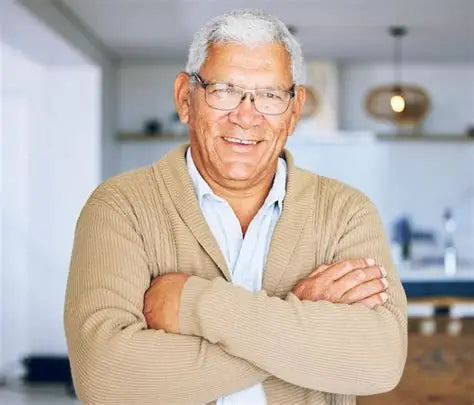 Juan S. cuidador de adulto mayor